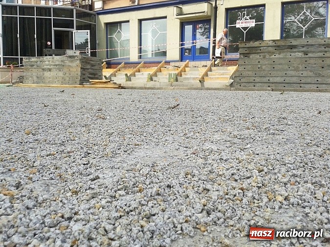 Zdjęcie w galerii na portalu naszraciborz.pl: Dramat na dziesięciolecia. Interwencja Czytelnika w sprawie bruku na Nowej wiadomości z regionu