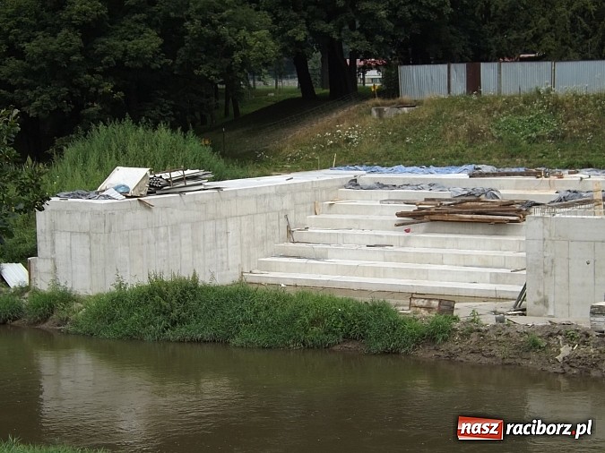 Zdjęcie w galerii na portalu naszraciborz.pl: Przystań kajakowa nabiera kształt&oacute;w wiadomości z regionu
