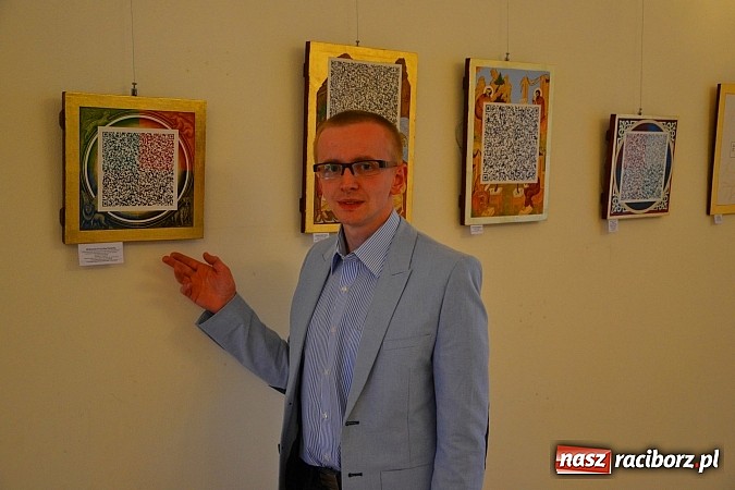 Zdjęcie w galerii na portalu naszraciborz.pl: Sztuka pr&oacute;bowania - wernisaż wystawy prac Grzegorza Tomasiaka na zamku wiadomości z regionu