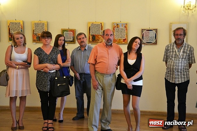 Zdjęcie w galerii na portalu naszraciborz.pl: Sztuka pr&oacute;bowania - wernisaż wystawy prac Grzegorza Tomasiaka na zamku wiadomości z regionu