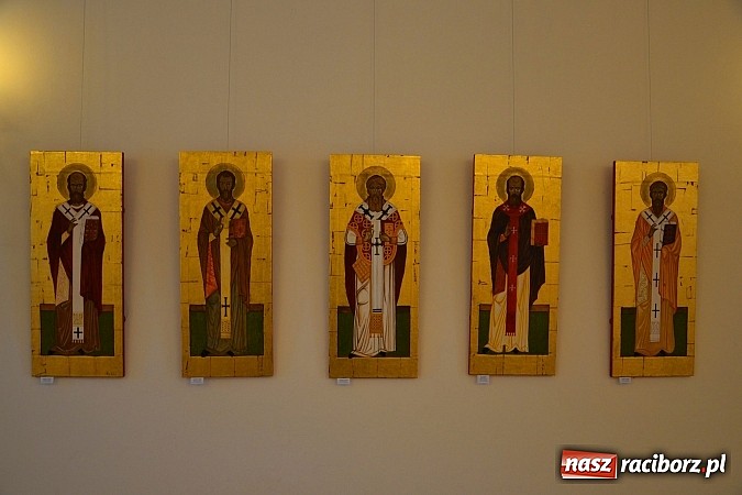 Zdjęcie w galerii na portalu naszraciborz.pl: Sztuka pr&oacute;bowania - wernisaż wystawy prac Grzegorza Tomasiaka na zamku wiadomości z regionu