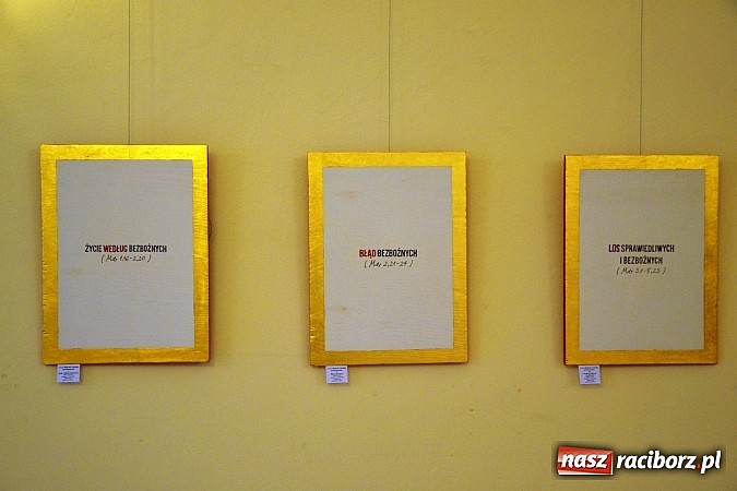 Zdjęcie w galerii na portalu naszraciborz.pl: Sztuka pr&oacute;bowania - wernisaż wystawy prac Grzegorza Tomasiaka na zamku wiadomości z regionu