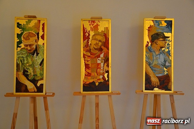 Zdjęcie w galerii na portalu naszraciborz.pl: Sztuka pr&oacute;bowania - wernisaż wystawy prac Grzegorza Tomasiaka na zamku wiadomości z regionu