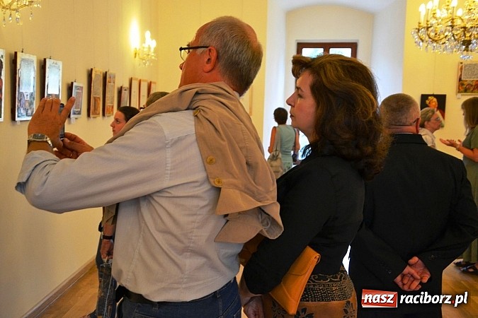 Zdjęcie w galerii na portalu naszraciborz.pl: Sztuka pr&oacute;bowania - wernisaż wystawy prac Grzegorza Tomasiaka na zamku wiadomości z regionu