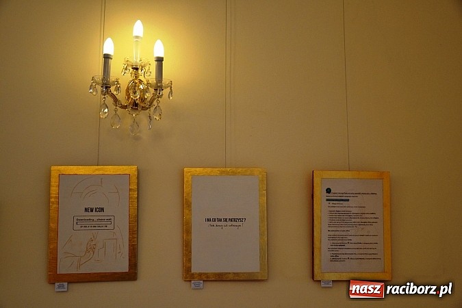 Zdjęcie w galerii na portalu naszraciborz.pl: Sztuka pr&oacute;bowania - wernisaż wystawy prac Grzegorza Tomasiaka na zamku wiadomości z regionu