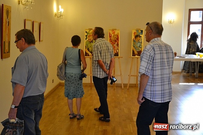 Zdjęcie w galerii na portalu naszraciborz.pl: Sztuka pr&oacute;bowania - wernisaż wystawy prac Grzegorza Tomasiaka na zamku wiadomości z regionu