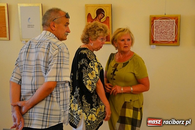 Zdjęcie w galerii na portalu naszraciborz.pl: Sztuka pr&oacute;bowania - wernisaż wystawy prac Grzegorza Tomasiaka na zamku wiadomości z regionu