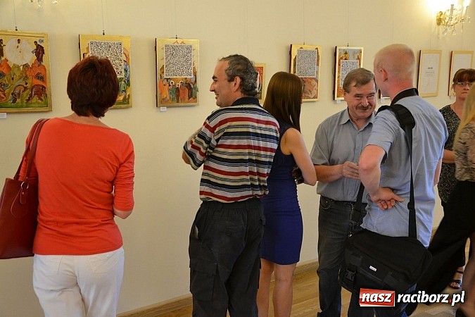 Zdjęcie w galerii na portalu naszraciborz.pl: Sztuka pr&oacute;bowania - wernisaż wystawy prac Grzegorza Tomasiaka na zamku wiadomości z regionu