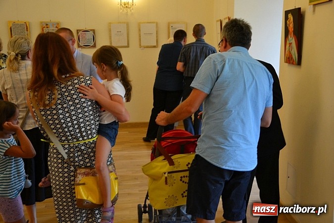 Zdjęcie w galerii na portalu naszraciborz.pl: Sztuka pr&oacute;bowania - wernisaż wystawy prac Grzegorza Tomasiaka na zamku wiadomości z regionu