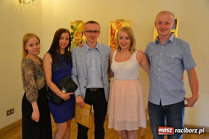 Zdjęcie w galerii na portalu naszraciborz.pl: Sztuka pr&oacute;bowania - wernisaż wystawy prac Grzegorza Tomasiaka na zamku wiadomości z regionu