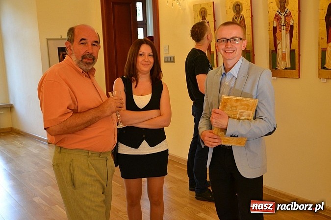 Zdjęcie w galerii na portalu naszraciborz.pl: Sztuka pr&oacute;bowania - wernisaż wystawy prac Grzegorza Tomasiaka na zamku wiadomości z regionu