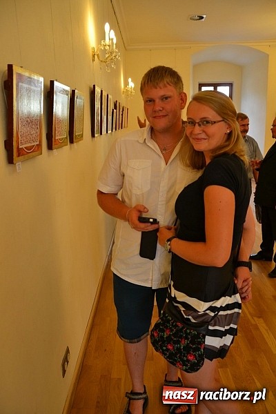 Zdjęcie w galerii na portalu naszraciborz.pl: Sztuka pr&oacute;bowania - wernisaż wystawy prac Grzegorza Tomasiaka na zamku wiadomości z regionu