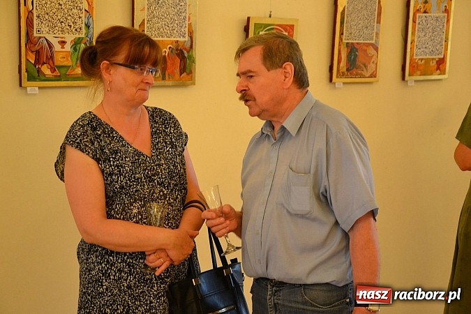 Zdjęcie w galerii na portalu naszraciborz.pl: Sztuka pr&oacute;bowania - wernisaż wystawy prac Grzegorza Tomasiaka na zamku wiadomości z regionu