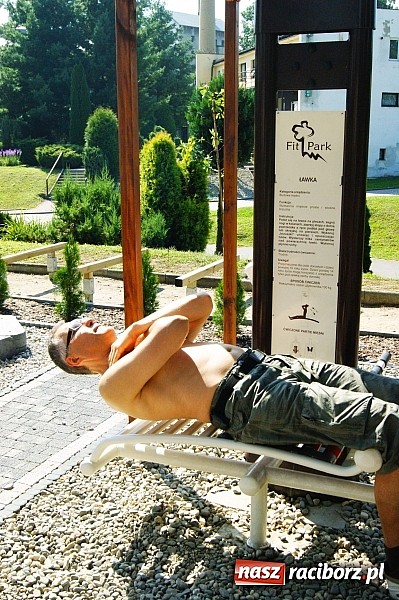 Zdjęcie w galerii na portalu naszraciborz.pl: Chętni ćwiczyli pod okiem fachowca wiadomości z regionu