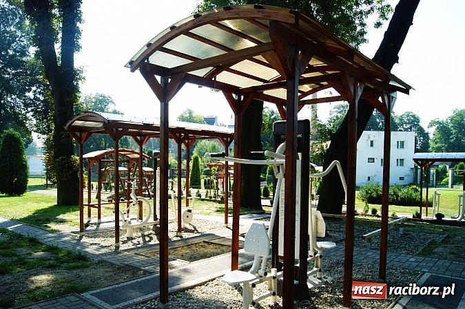 Zdjęcie w galerii na portalu naszraciborz.pl: Chętni ćwiczyli pod okiem fachowca wiadomości z regionu