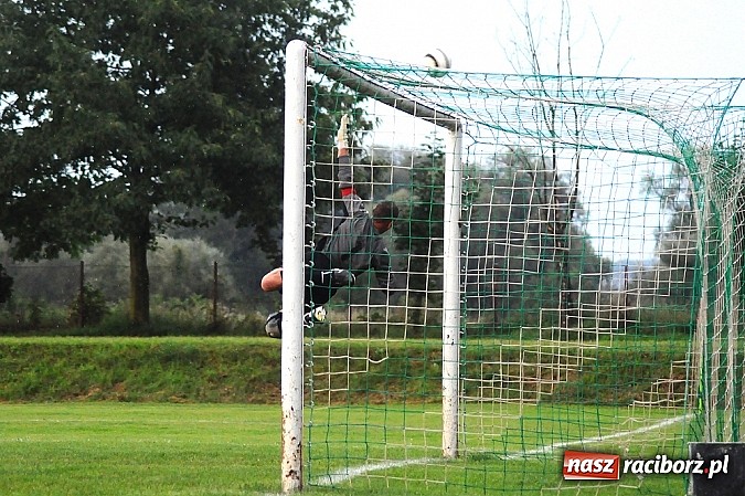 Zdjęcie w galerii na portalu naszraciborz.pl: Remis Rafako na inaugurację sezonu wiadomości z regionu