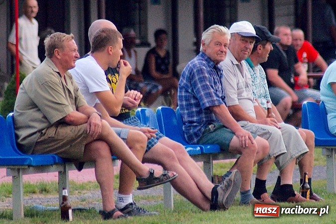 Zdjęcie w galerii na portalu naszraciborz.pl: A klasa: Dwa oblicza Cyprzanowa. Niebo zapłakało nad porażką Studziennej wiadomości z regionu