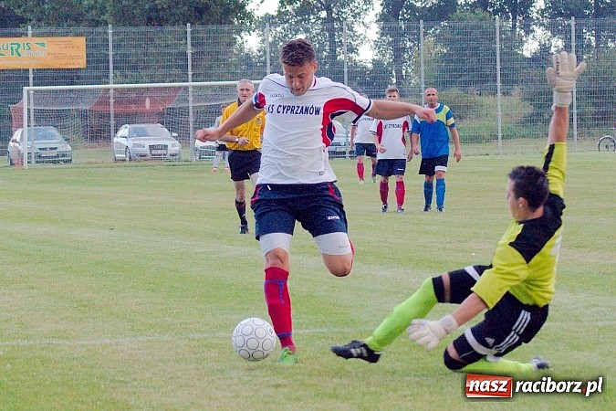 Zdjęcie w galerii na portalu naszraciborz.pl: A klasa: Dwa oblicza Cyprzanowa. Niebo zapłakało nad porażką Studziennej wiadomości z regionu