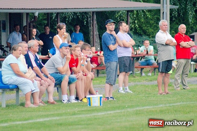 Zdjęcie w galerii na portalu naszraciborz.pl: A klasa: Dwa oblicza Cyprzanowa. Niebo zapłakało nad porażką Studziennej wiadomości z regionu