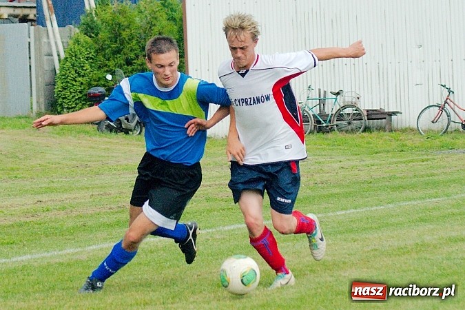 Zdjęcie w galerii na portalu naszraciborz.pl: A klasa: Dwa oblicza Cyprzanowa. Niebo zapłakało nad porażką Studziennej wiadomości z regionu