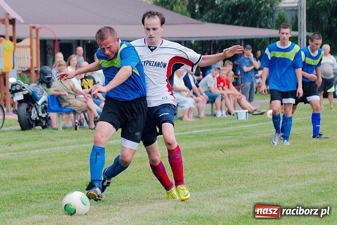 Zdjęcie w galerii na portalu naszraciborz.pl: A klasa: Dwa oblicza Cyprzanowa. Niebo zapłakało nad porażką Studziennej wiadomości z regionu