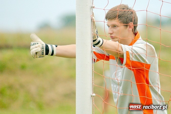 Zdjęcie w galerii na portalu naszraciborz.pl: A klasa: Dwa oblicza Cyprzanowa. Niebo zapłakało nad porażką Studziennej wiadomości z regionu