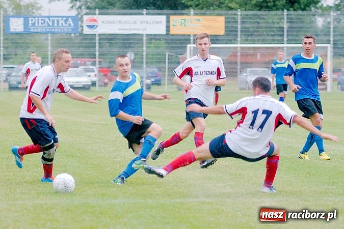 Zdjęcie w galerii na portalu naszraciborz.pl: A klasa: Dwa oblicza Cyprzanowa. Niebo zapłakało nad porażką Studziennej wiadomości z regionu