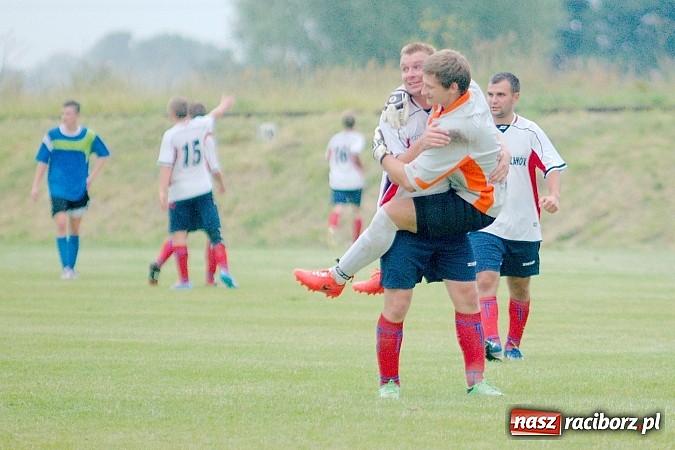 Zdjęcie w galerii na portalu naszraciborz.pl: A klasa: Dwa oblicza Cyprzanowa. Niebo zapłakało nad porażką Studziennej wiadomości z regionu