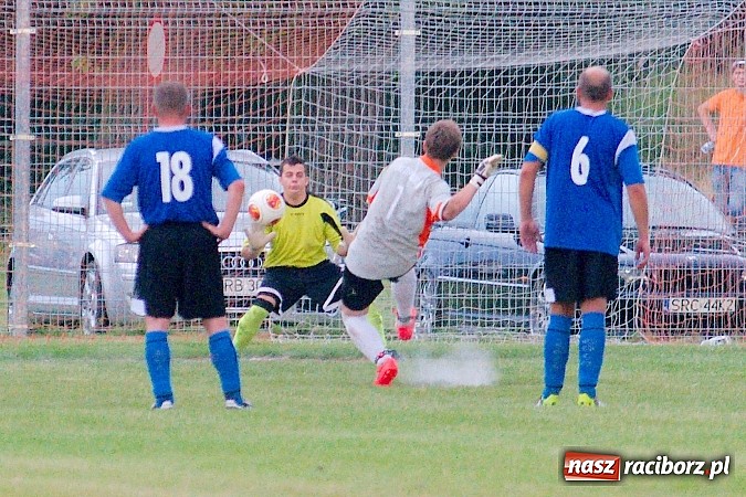 Zdjęcie w galerii na portalu naszraciborz.pl: A klasa: Dwa oblicza Cyprzanowa. Niebo zapłakało nad porażką Studziennej wiadomości z regionu