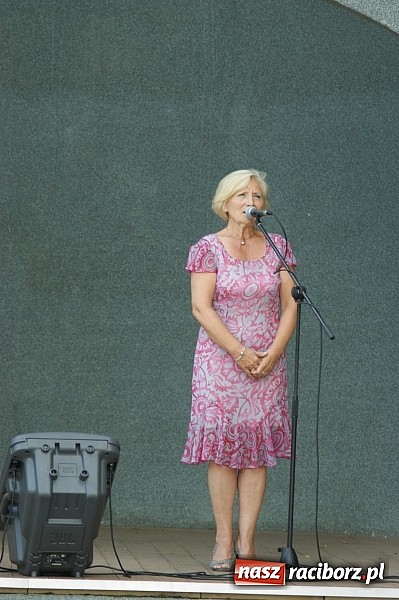 Zdjęcie w galerii na portalu naszraciborz.pl: Swietłana i Juliusz dali koncert w parku Roth wiadomości z regionu