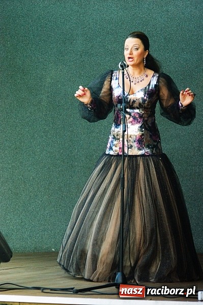 Zdjęcie w galerii na portalu naszraciborz.pl: Swietłana i Juliusz dali koncert w parku Roth wiadomości z regionu