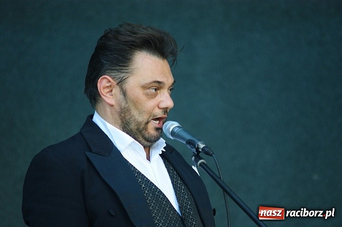 Zdjęcie w galerii na portalu naszraciborz.pl: Swietłana i Juliusz dali koncert w parku Roth wiadomości z regionu