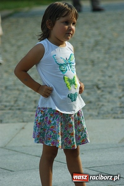 Zdjęcie w galerii na portalu naszraciborz.pl: Swietłana i Juliusz dali koncert w parku Roth wiadomości z regionu