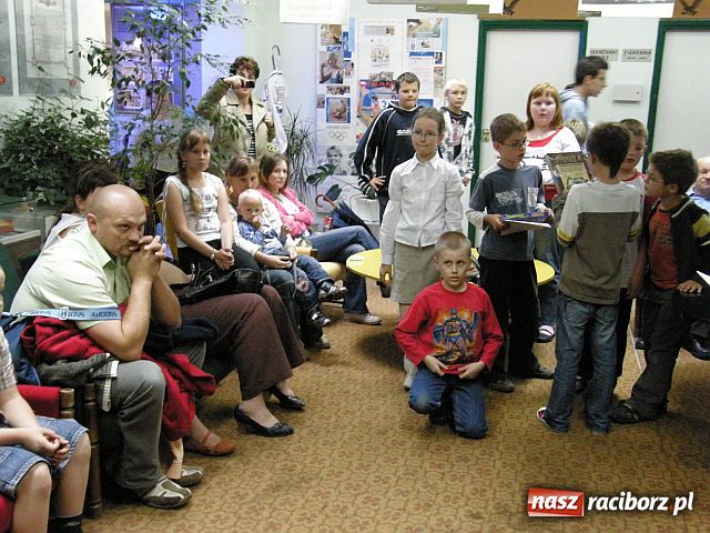 Zdjęcie w galerii na portalu naszraciborz.pl: Wakacyjne szachy w MOS-ie wiadomości z regionu