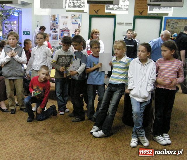 Zdjęcie w galerii na portalu naszraciborz.pl: Wakacyjne szachy w MOS-ie wiadomości z regionu