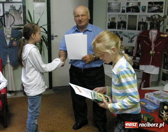 Zdjęcie w galerii na portalu naszraciborz.pl: Wakacyjne szachy w MOS-ie wiadomości z regionu