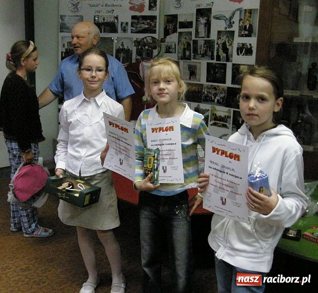 Zdjęcie w galerii na portalu naszraciborz.pl: Wakacyjne szachy w MOS-ie wiadomości z regionu