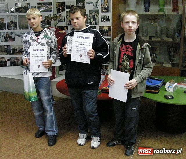 Zdjęcie w galerii na portalu naszraciborz.pl: Wakacyjne szachy w MOS-ie wiadomości z regionu