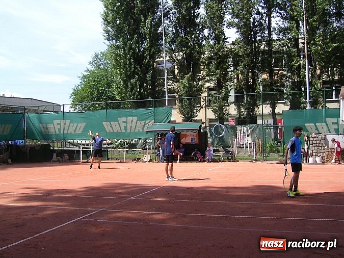 Zdjęcie w galerii na portalu naszraciborz.pl: Rodzinny turniej deblowy w tenisie wiadomości z regionu