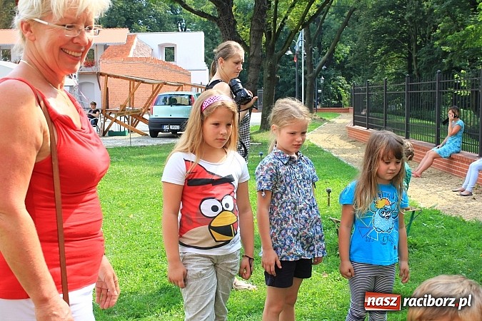 Zdjęcie w galerii na portalu naszraciborz.pl: Gry i zabawy rycerskie na dziedzińcu, czyli ruszyła akcja Zamkowy Zuch 2014 wiadomości z regionu