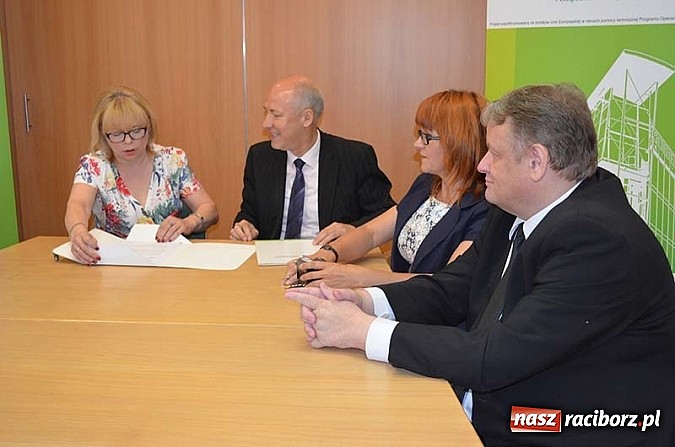 Zdjęcie w galerii na portalu naszraciborz.pl: Rozszerzenie europejskiego projektu kanalizacyjnego w Łaziskach Górnych  wiadomości z regionu