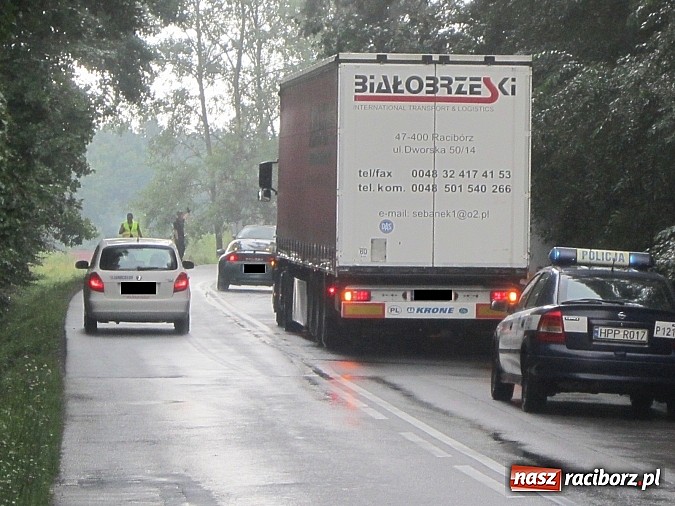 Zdjęcie w galerii na portalu naszraciborz.pl: Kolejne groźne zdarzenie z udziałem TIR-ów na DW 919. O mały włos a doszłoby do zderzenia wiadomości z regionu