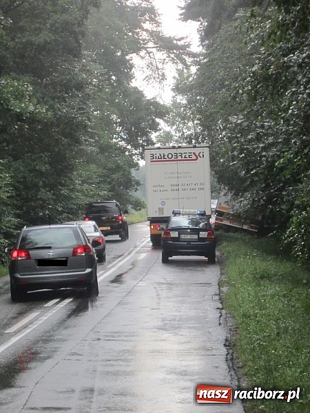 Zdjęcie w galerii na portalu naszraciborz.pl: Kolejne groźne zdarzenie z udziałem TIR-ów na DW 919. O mały włos a doszłoby do zderzenia wiadomości z regionu