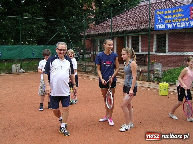 Zdjęcie w galerii na portalu naszraciborz.pl: W Raciborzu przybyło kilku nowych tenisistów wiadomości z regionu