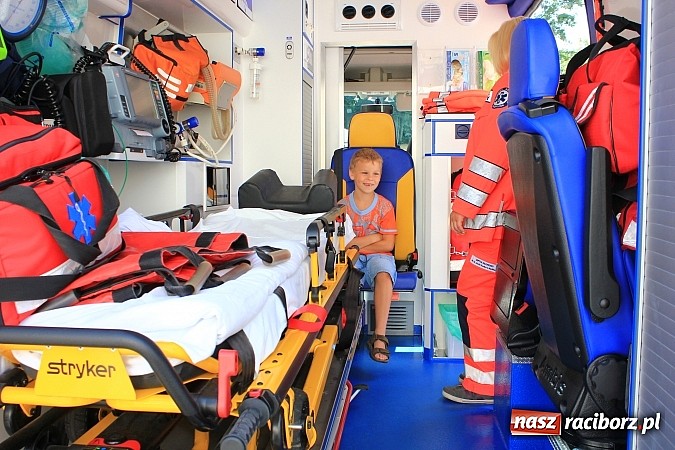 Zdjęcie w galerii na portalu naszraciborz.pl: Strażacy i ratownicy w akcji na Zamku. Rozcięli wrak, udzielili pierwszej pomocy wiadomości z regionu