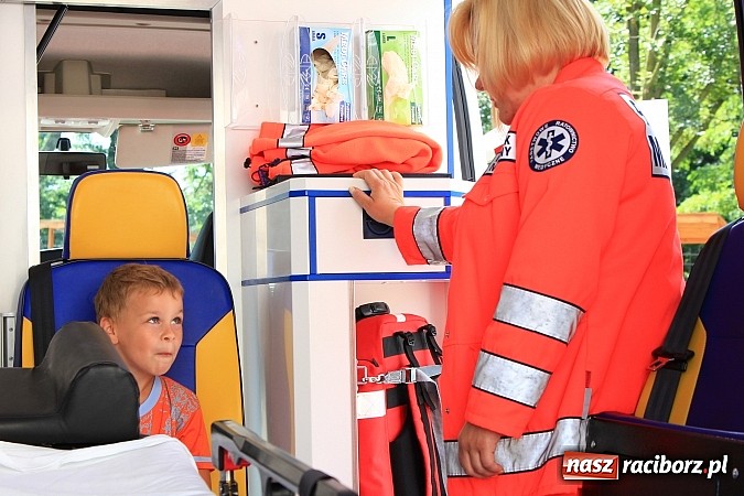 Zdjęcie w galerii na portalu naszraciborz.pl: Strażacy i ratownicy w akcji na Zamku. Rozcięli wrak, udzielili pierwszej pomocy wiadomości z regionu