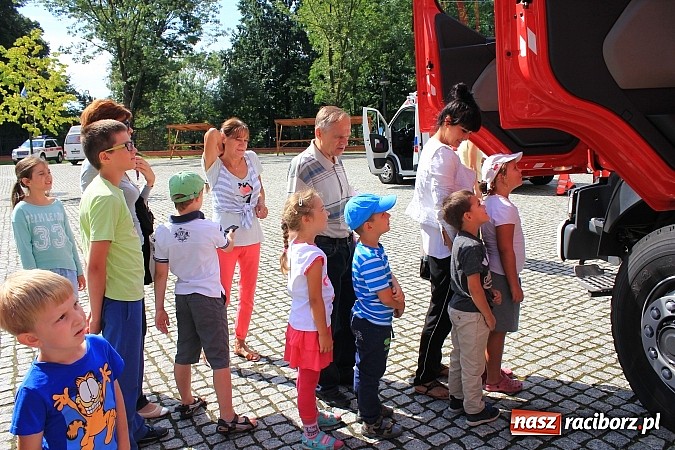 Zdjęcie w galerii na portalu naszraciborz.pl: Strażacy i ratownicy w akcji na Zamku. Rozcięli wrak, udzielili pierwszej pomocy wiadomości z regionu