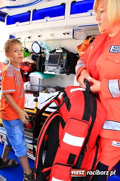 Zdjęcie w galerii na portalu naszraciborz.pl: Strażacy i ratownicy w akcji na Zamku. Rozcięli wrak, udzielili pierwszej pomocy wiadomości z regionu