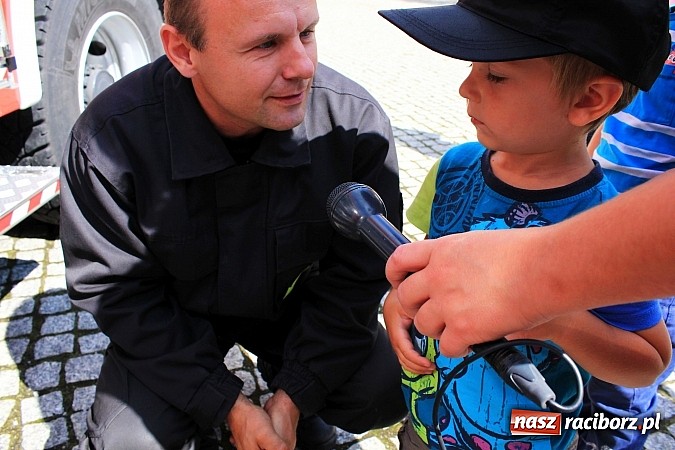 Zdjęcie w galerii na portalu naszraciborz.pl: Strażacy i ratownicy w akcji na Zamku. Rozcięli wrak, udzielili pierwszej pomocy wiadomości z regionu