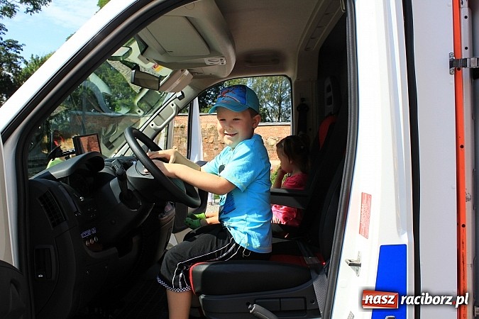Zdjęcie w galerii na portalu naszraciborz.pl: Strażacy i ratownicy w akcji na Zamku. Rozcięli wrak, udzielili pierwszej pomocy wiadomości z regionu